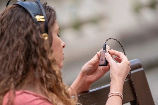 iFi Audio GO Blu. Усилитель для наушников с ЦАП.