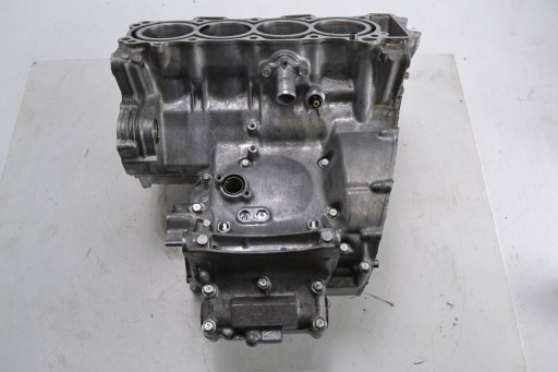 HONDA CBR 600 F4 PC35 картер двигателя