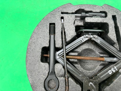 ВСТАВКА ЗАПАСНОГО КОЛЕСА JACK KEY ПЕНОСТРОИТЕЛЬ 09149-2L000 HYUNDAI I30 I 07-