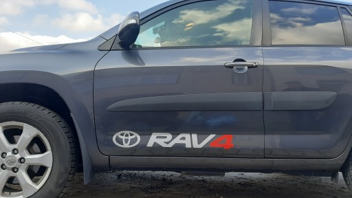 Наклейки Toyota RAV4 на запаску 4X4 2 цвета