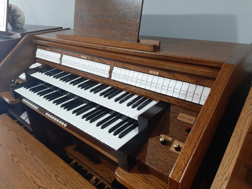 ЦИФРОВОЙ ЦЕРКОВНЫЙ ОРГАН JOHANNUS OPUS 1200 DELUXE С РОЛИКОМ