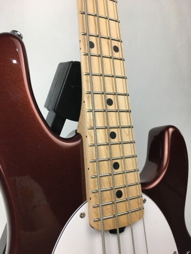 Sterling от Music Man StingRay Short Scale DCP Ex демо (Ray SS)