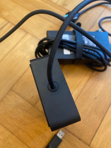СТАНЦИЯ DELL D6000 HDMI USB-C с блоком питания Dell мощностью 130 Вт и кабелем питания