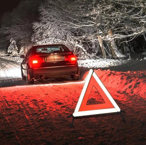 APTECZKA GAŚNICA TRÓJKĄT KAMIZELKA KABLE ROZRUCHOWE SKROBACZKA LINKA TORBA