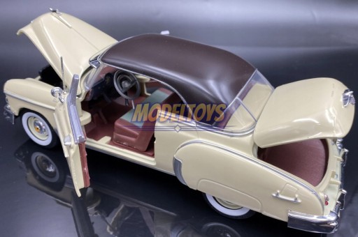 Chevrolet BEL AIR 1950 с лезвием модель 1:24 Motormax 73268 бежевый