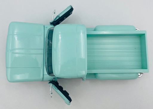 GMC C1000 Fenderside 1966 Пикап 1:24 Motormax 79379 светло-зеленый