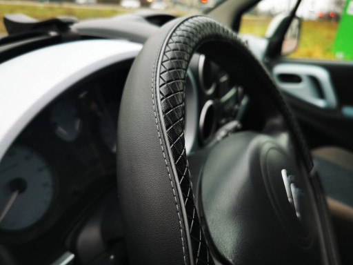 Peugeot 206 207 307 308 Partner Чехлы на руль 1 2 Черный Премиум