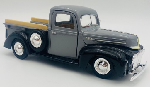 Ford Pickup Jailbar 1942-1947 1:24 Motormax 79388 серый