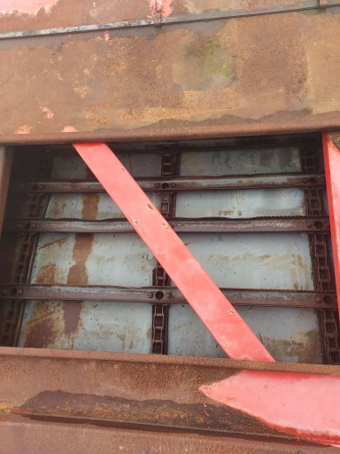НАКЛОННАЯ КОРМУШКА Massey Ferguson MF 7254