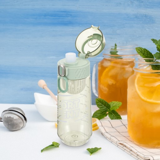 Фитнес с бутылками с водой