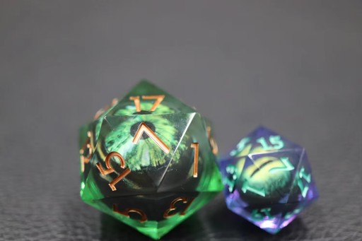 KOSTKA RPG STRAŻNIK ELFICKIEJ ŚWIĄTYNI PŁYNNA KOŚĆ K20 3,3 CM
