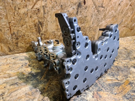 Блок коробки передач мехатроник AUDI STRONIC 0B5325025AC