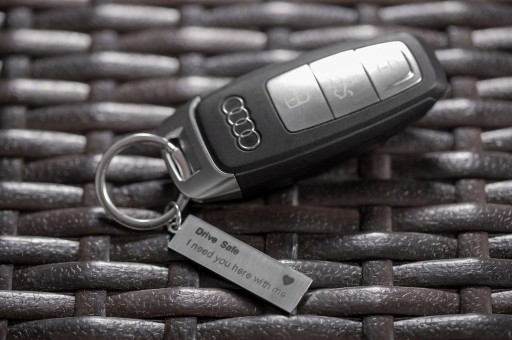 Brelok z tabliczką Drive Safe PREZENT GADŻET