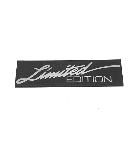 Эмблема LIMITED EDITION серебро 140х40мм.