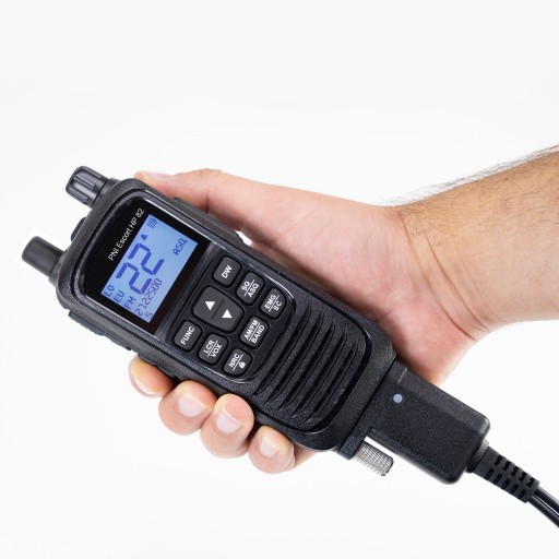 PNI Escort HP 82 — портативная ручная рация с разъемом USB-C + автомобильный адаптер 12 В