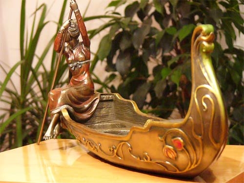 GONDOLA ЦЕРКОВЬ С ЖЕНЩИНОЙ статуэтка VERONESE