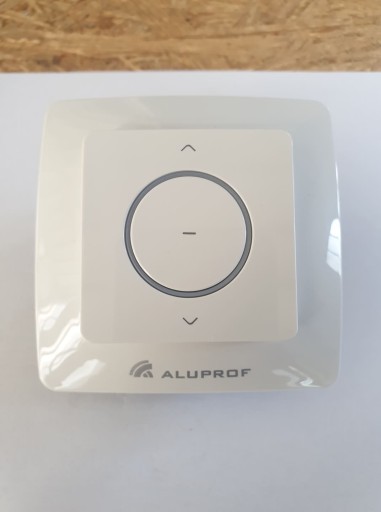 ПИЛОТНЫЙ ПЕРЕКЛЮЧАТЕЛЬ ALUPROF С РАДИОПРИЕМОМ DC318