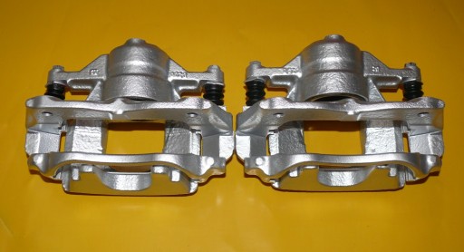 ZACISKI JARZMA LEWY PRAWY PRZÓD TOYOTA AVENSIS III 3 T27 295/26mm 09-17r.