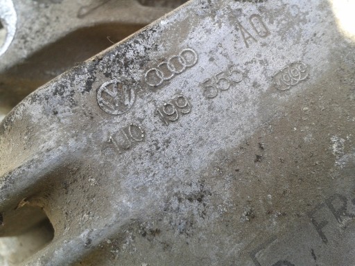 Подушка двигателя VW Bora 1.9 TDI 115 км 1J0199555