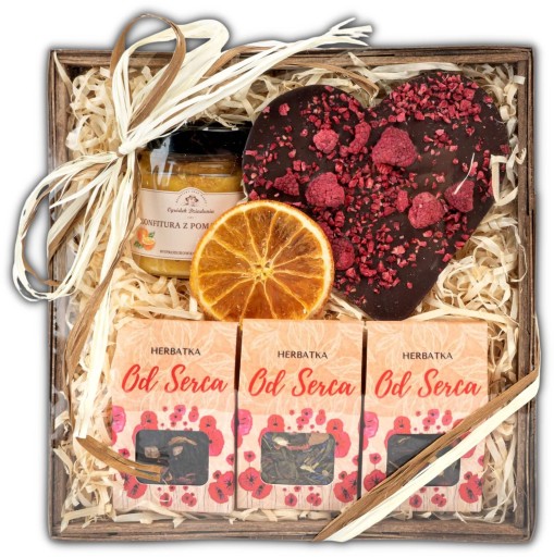 подарочная корзина с чаем и шоколадом GIFT