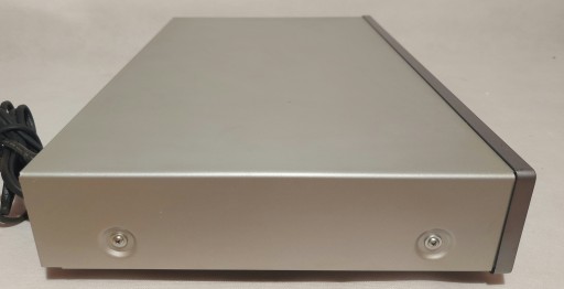 NAD C422 - AM/FM тюнер + орг. пакет