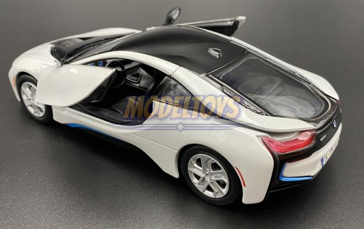BMW i8 Coupe 2018 белый 1:24 модель Motormax 79359