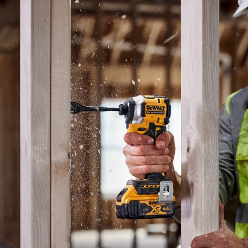Zakrętarka udarowa 206Nm 2x5Ah DeWALT DCF850P2T