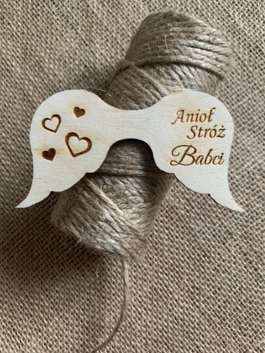 Drewniane skrzydła anioła z napisem Anioł Stróż Babci dekor decoupage wzór2