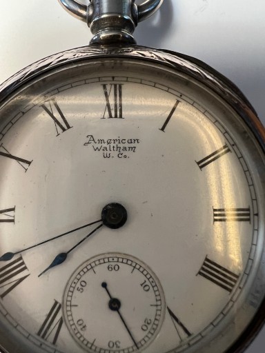 Серебряные карманные часы American Waltham, большой диаметр 5,5 см, гравировка