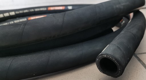 Wąż chłodniczy gumowy do układu chłodzenia fi 32mm odporny na glikol