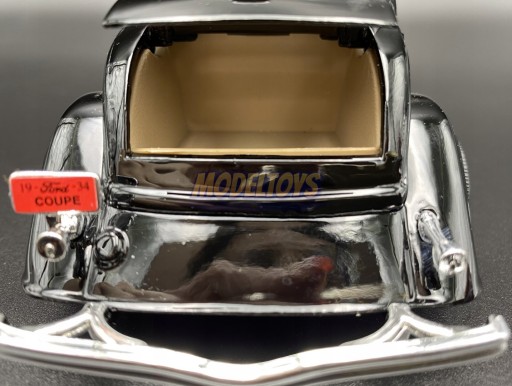 Модель Ford Coupe 1934 года с жесткой крышей 1:24 Motormax 73217