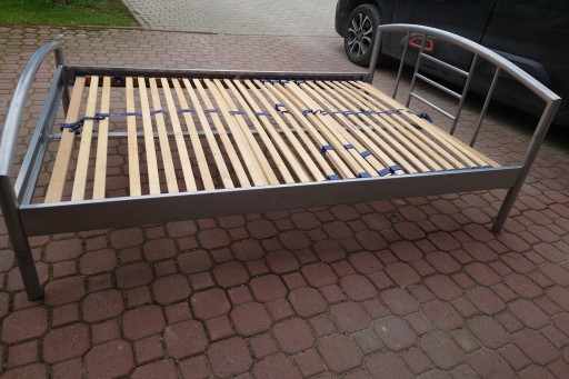 Стальная двуспальная кровать 140 х 200 дизайн.