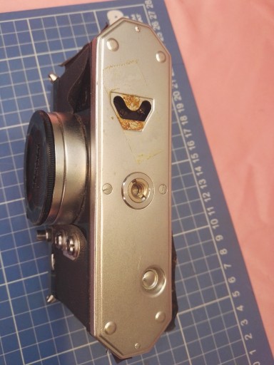 корпус старого фотоаппарата SLR EDIXA WIRGIN