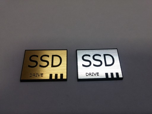 SSD DRIVE naklejka emblemat 20 x 15 mm *ZŁOTA