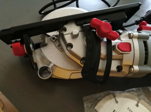 Электрическая циркулярная пила 710W WORKPRO