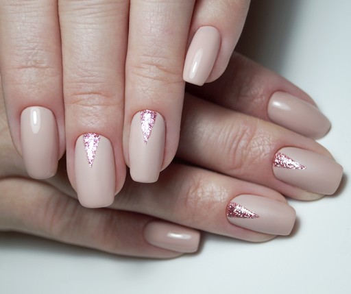 Лак для ногтей Claresa Hybrid NUDE 105 бежевый и розовый
