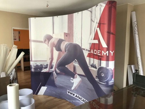 Рекламная стена POP UP, ширина 344 x высота 229, с печатью HIT