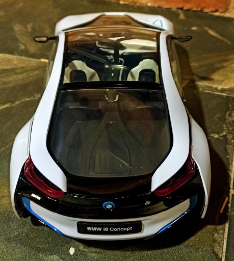 Автомобиль с дистанционным управлением BMW i8 ILLUMINATED Rastar Car Автомобиль с дистанционным управлением