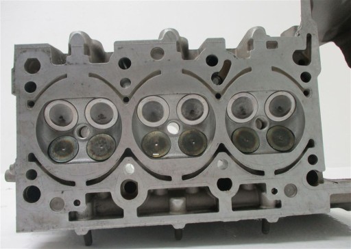 ГОЛОВКА ЦИЛИНДРА ПРАВАЯ AUDI A6 C6 2.4 V6 177 BDW 06E103374A