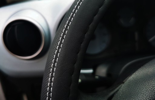 Na kierownice Opel Insignia Vectra Zafira Mokka Meriva skóra perforowana X
