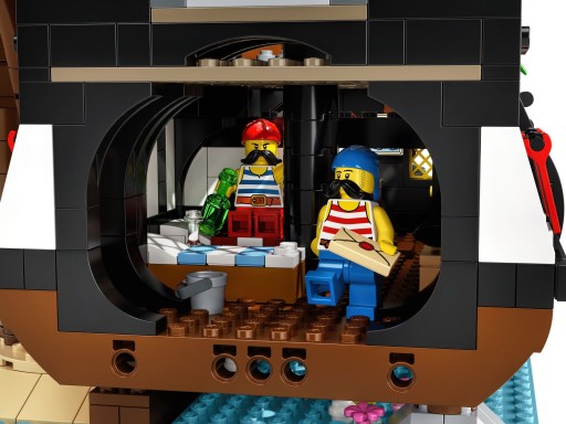 LEGO Ideas 21322 Пираты залива Барракуда