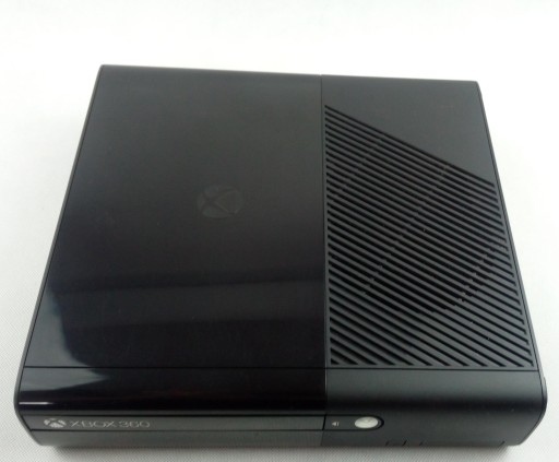 Консоль Microsoft Xbox 360 Slim E 250 ГБ ЧЕРНАЯ КЛАССИЧЕСКА НАЧИНАЕМ ЗАМЕНУ!!!