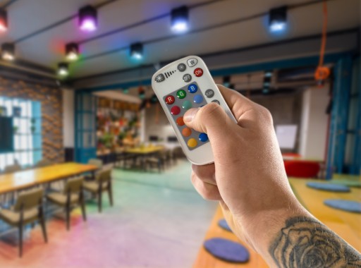 5 светодиодных лампочек-свечей RGB+ДИСКОТЕЧНАЯ ЛАМПА E14