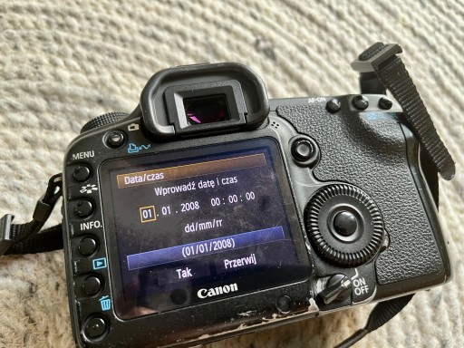 Зеркальная камера CANON EOS 5D Mark II