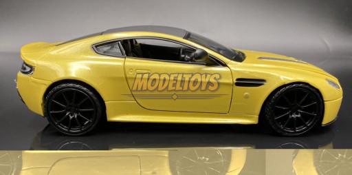 Aston Martin V12 Vantage S в масштабе 1:24, Motormax 79322