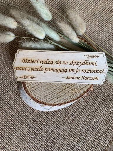 Drewniana tabliczka na Dzień Nauczyciela cytat tekst dekor scrapki szkoła