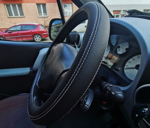 Na kierownice Opel Insignia Vectra Zafira Mokka Meriva skóra perforowana X