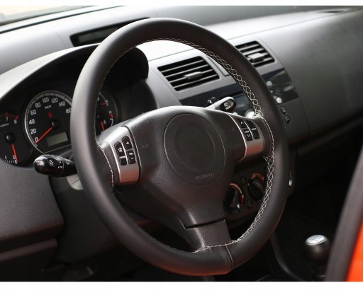 КОЖАНЫЙ ЧЕХОЛ РУЛЯ 1К для Suzuki Jimny III (1998-2012 гг.)
