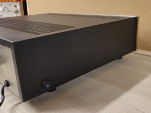 Усилитель LUXMAN L-410 после обслуживания