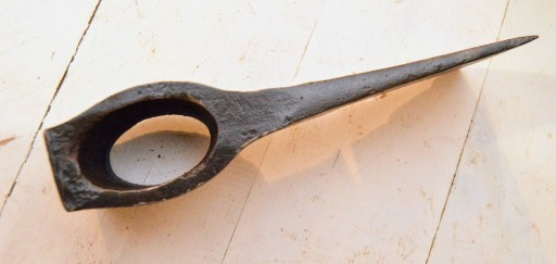 Ориг. Старинный кованый топор топорище 1,5 кг OSOWIEC